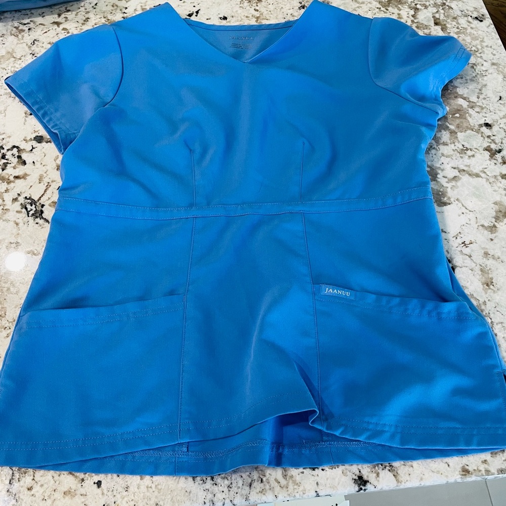 Jaanuu Ceil blue scrub top